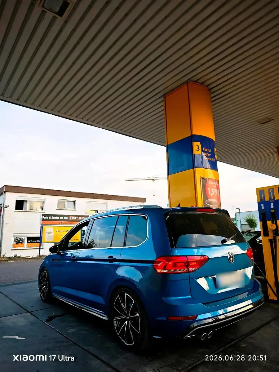 Gebraucht VW Touran R 190 PS (139 kW) 2016 Blau Van / Kleinbus