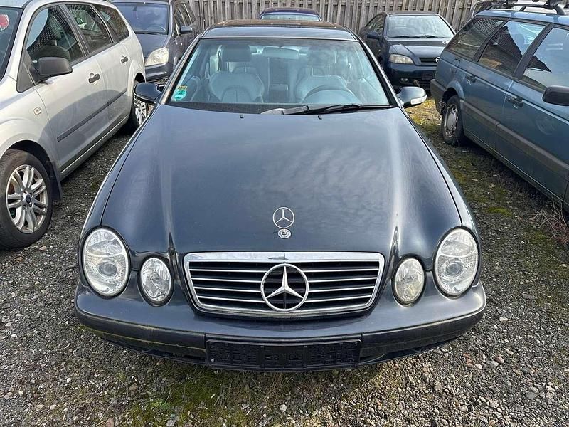 Blau Gebraucht 2001 Mercedes CLK200 Avantgarde Coupé | 999 € (Fairer Preis) - Bild 1/4