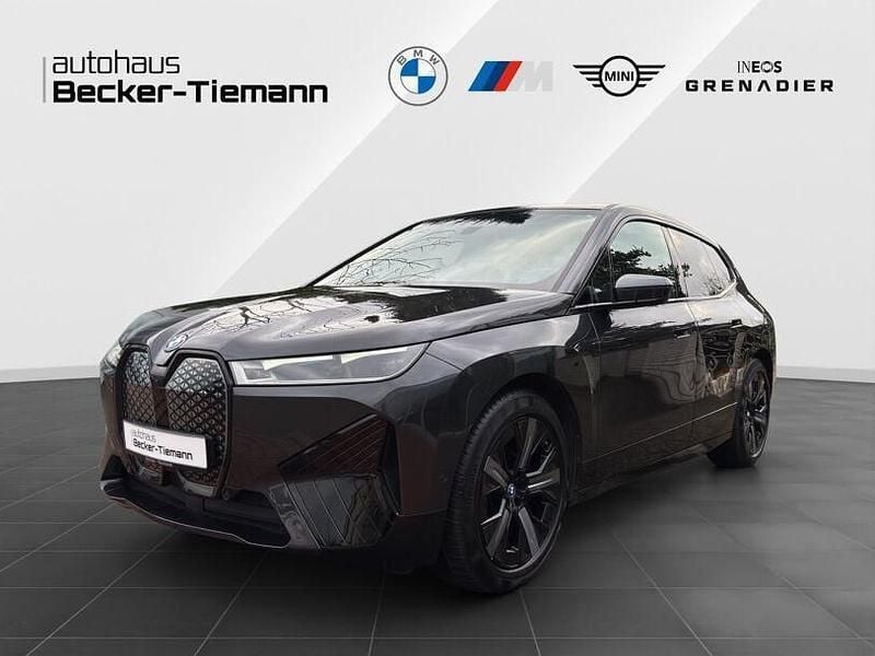 Gebraucht BMW iX Sport Line 239 kW (326 PS) 2023 Sophistograu brillanteffekt SUV