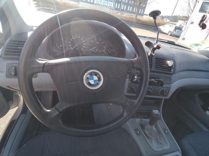 Gebraucht BMW 318 118 PS (86 kW) 1998 Silber Limousine