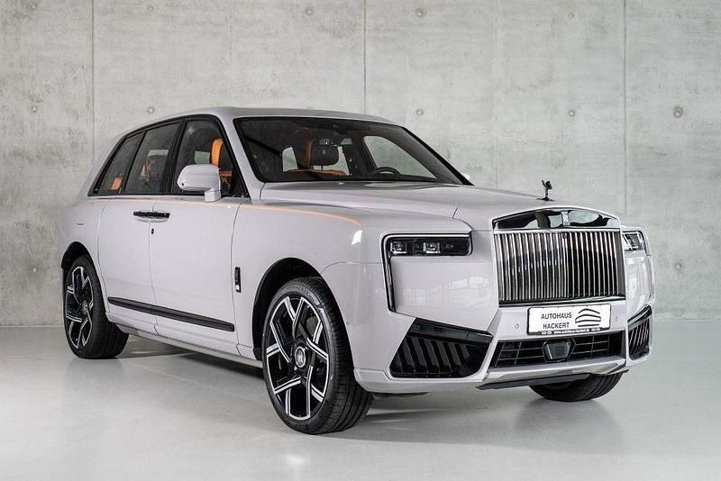 Grau Neu 2025 Rolls Royce Cullinan SUV | 648.550 € (Teuer) - Bild 1/4