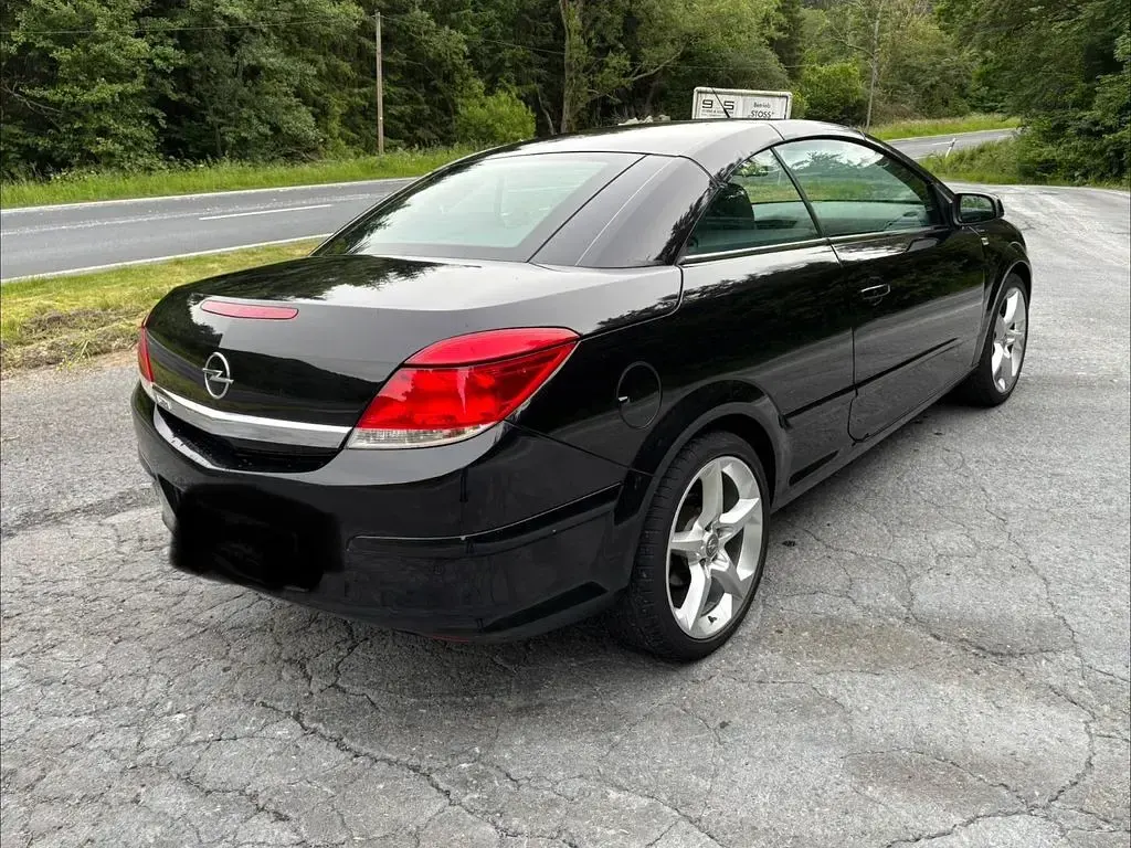 Gebraucht Opel Astra Cosmo 140 PS (102 kW) 2009 Schwarz Cabrio