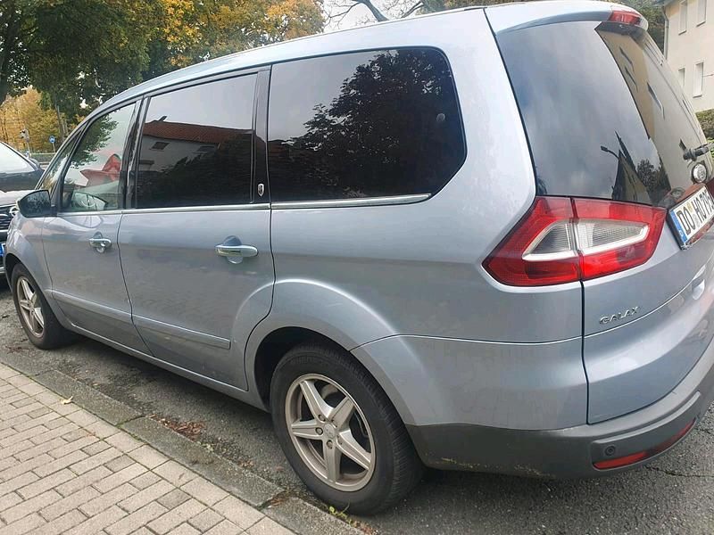 Blau Gebraucht 2007 Ford Galaxy Van / Kleinbus | 4.500 € (Fairer Preis) - Bild 1/4