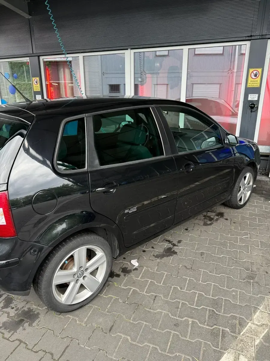 Gebraucht VW Polo 60 PS (44 kW) 2009 Schwarz Kleinwagen