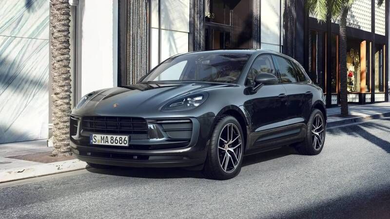 Tiefschwarzmetallic Gebraucht 2022 Porsche Macan SUV | 64.890 € (Fairer Preis) - Bild 1/4