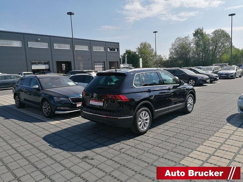 Gebraucht VW Tiguan Life 150 PS (110 kW) 2022 Schwarz SUV