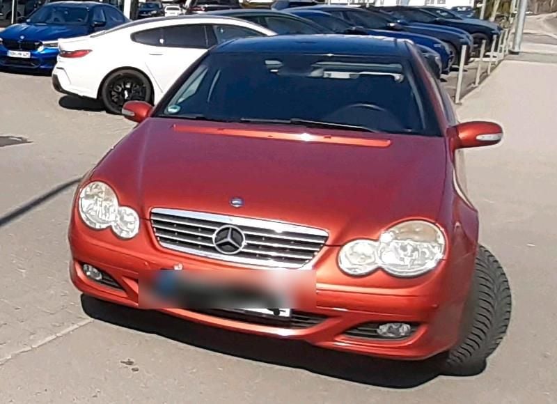 Orange Gebraucht 2004 Mercedes CLC220 Kleinwagen | 5.900 € - Bild 1/4