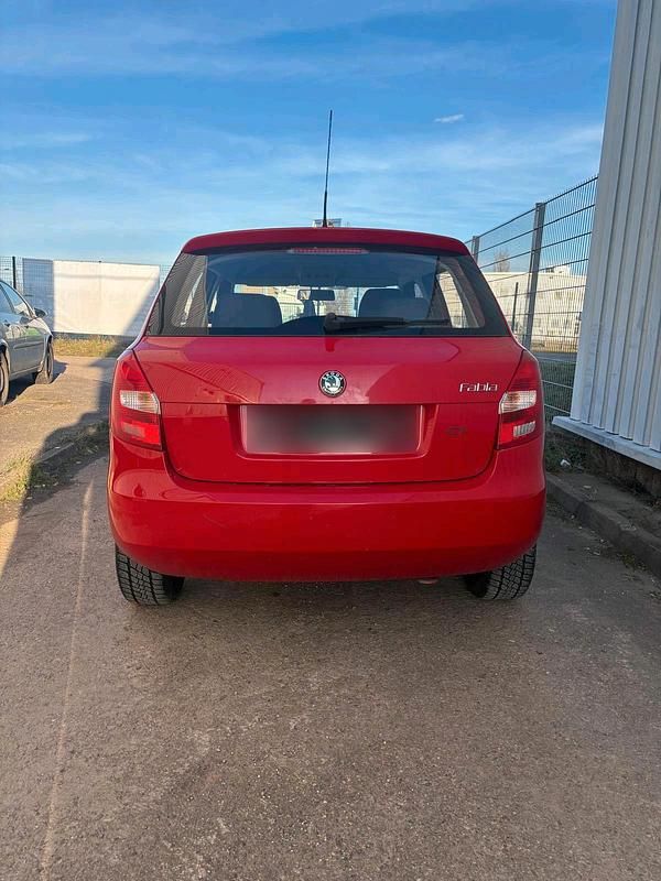 Gebraucht Skoda Fabia 60 PS (44 kW) 2009 Rot Limousine