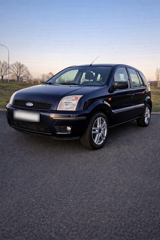 Second-hand Ford Fusion 80 CP (58 kW) 2002 Albastru Hatchback