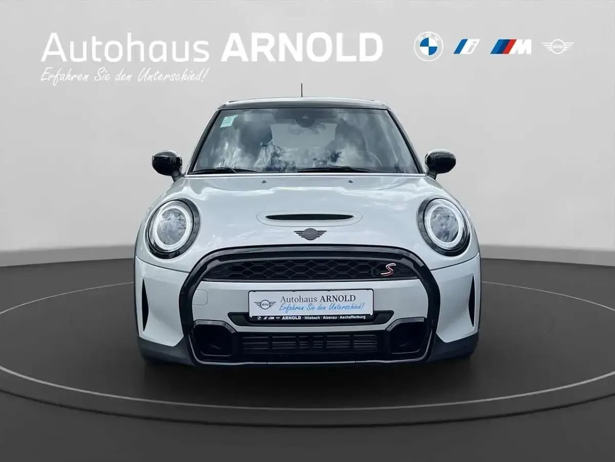 Gebraucht Mini Cooper S 178 PS (130 kW) 2023 White silver Kleinwagen