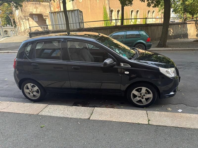 Second-hand Chevrolet Aveo 2010 Negru Hatchback