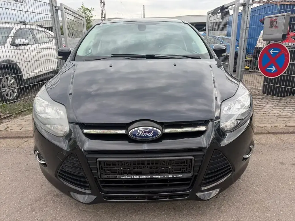Gebraucht Ford Focus Titanium 150 PS (110 kW) 2011 Schwarz Limousine