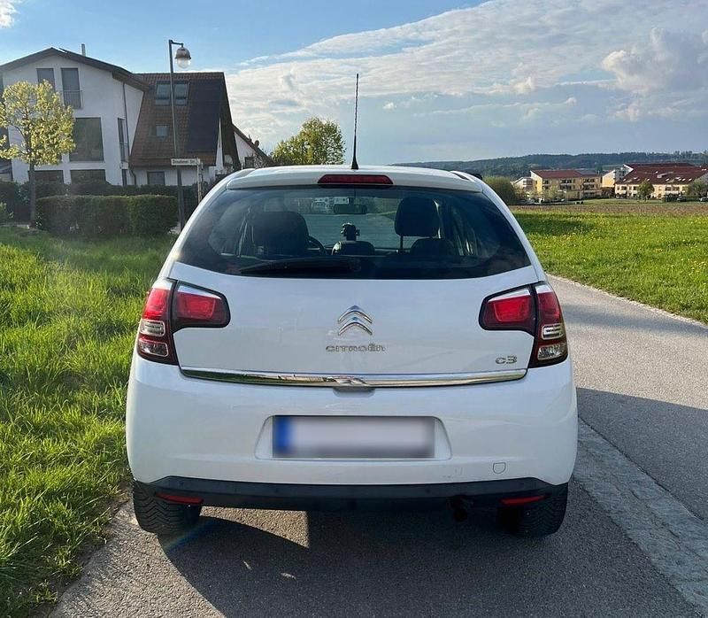 Second-hand Citroën C3 PureTech 68 CP (50 kW) 2015 Alb Hatchback
