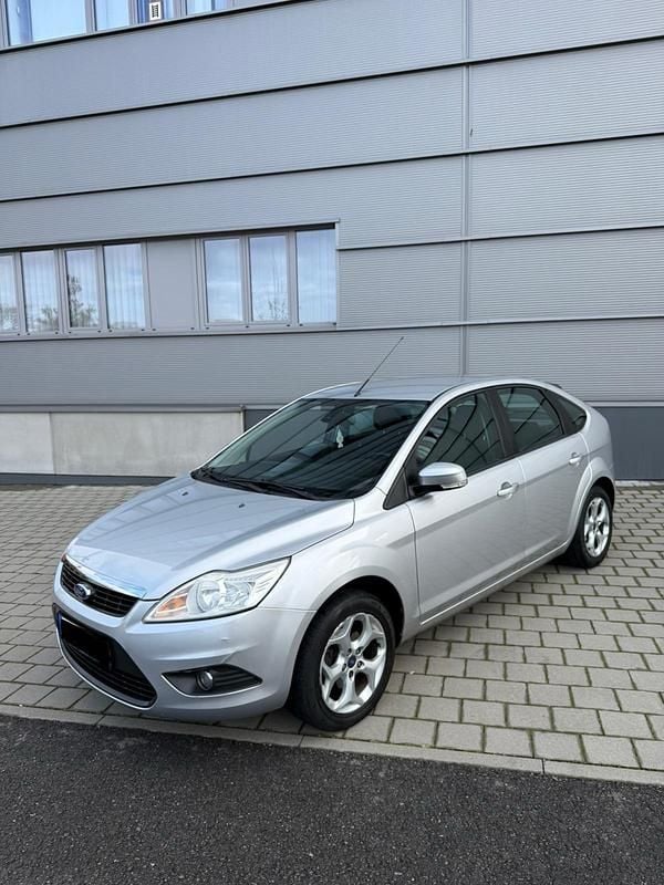 Silber Gebraucht 2009 Ford Focus Limousine | 2.900 € (Fairer Preis) - Bild 1/4