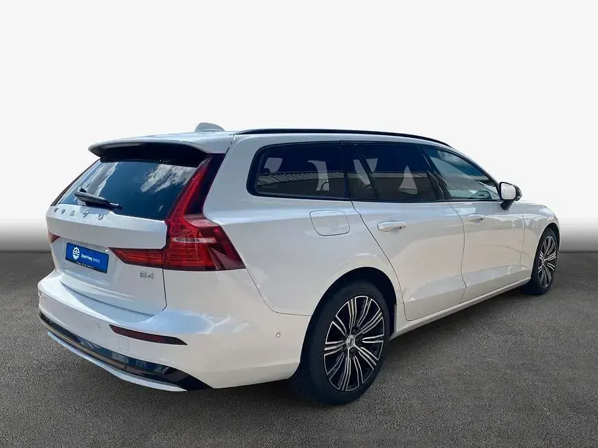 Gebraucht Volvo V60 Plus 197 PS (144 kW) 2025 Crystal weißperleffekt Kombi