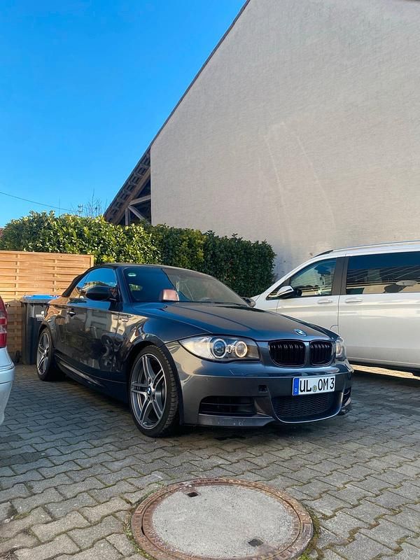 Grau Gebraucht 2008 BMW 135 Cabriolet Cabrio | 18.399 € - Bild 1/4