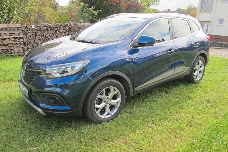 Blau Gebraucht 2019 Renault Kadjar LIMITED Deluxe SUV | 16.700 € (Fairer Preis) - Bild 1/4
