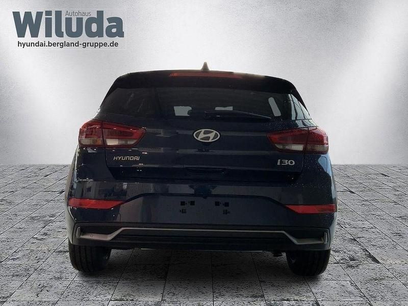 Neu Hyundai i30 Advantage 140 PS (102 kW) 2025 Sailing blue Limousine