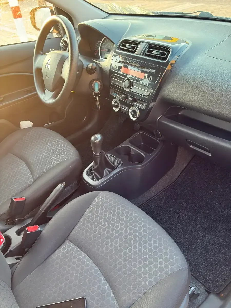 Gebraucht Mitsubishi Space Star 71 PS (52 kW) 2013 Weiß Van / Kleinbus