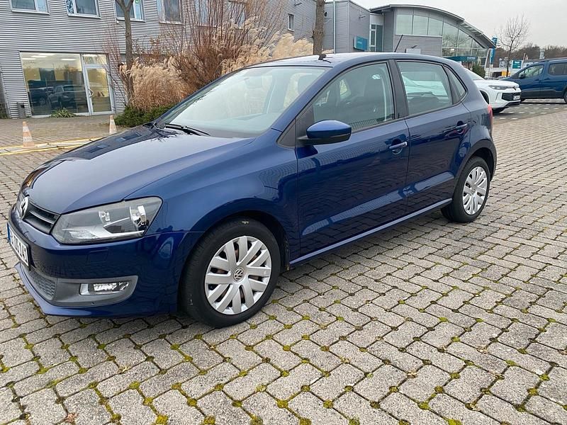 Blau Gebraucht 2009 VW Polo Limousine | 2.700 € (Guter Preis) - Bild 1/4