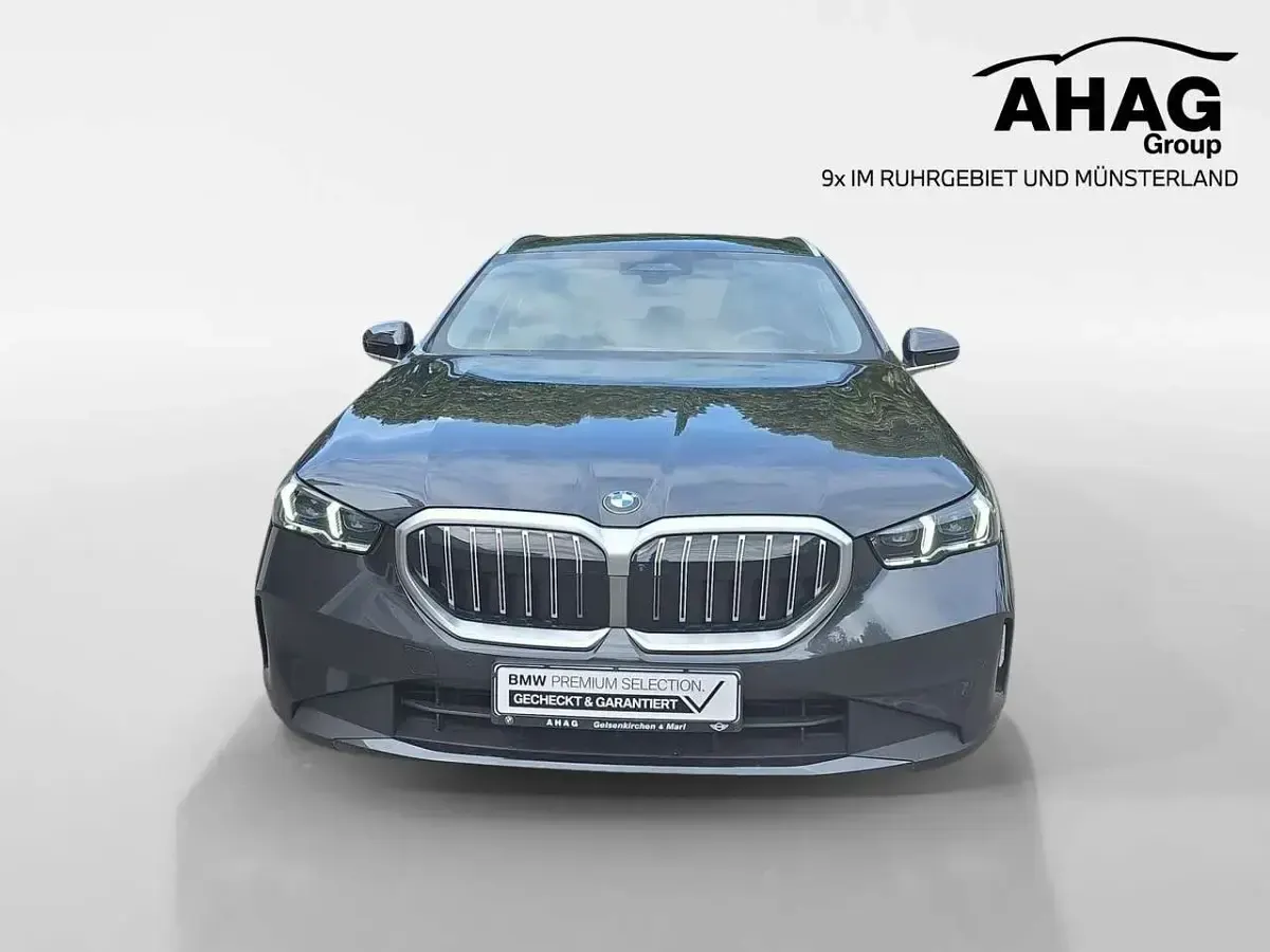 Gebraucht BMW 540 Comfort Edition 303 PS (222 kW) 2024 Braun Kombi