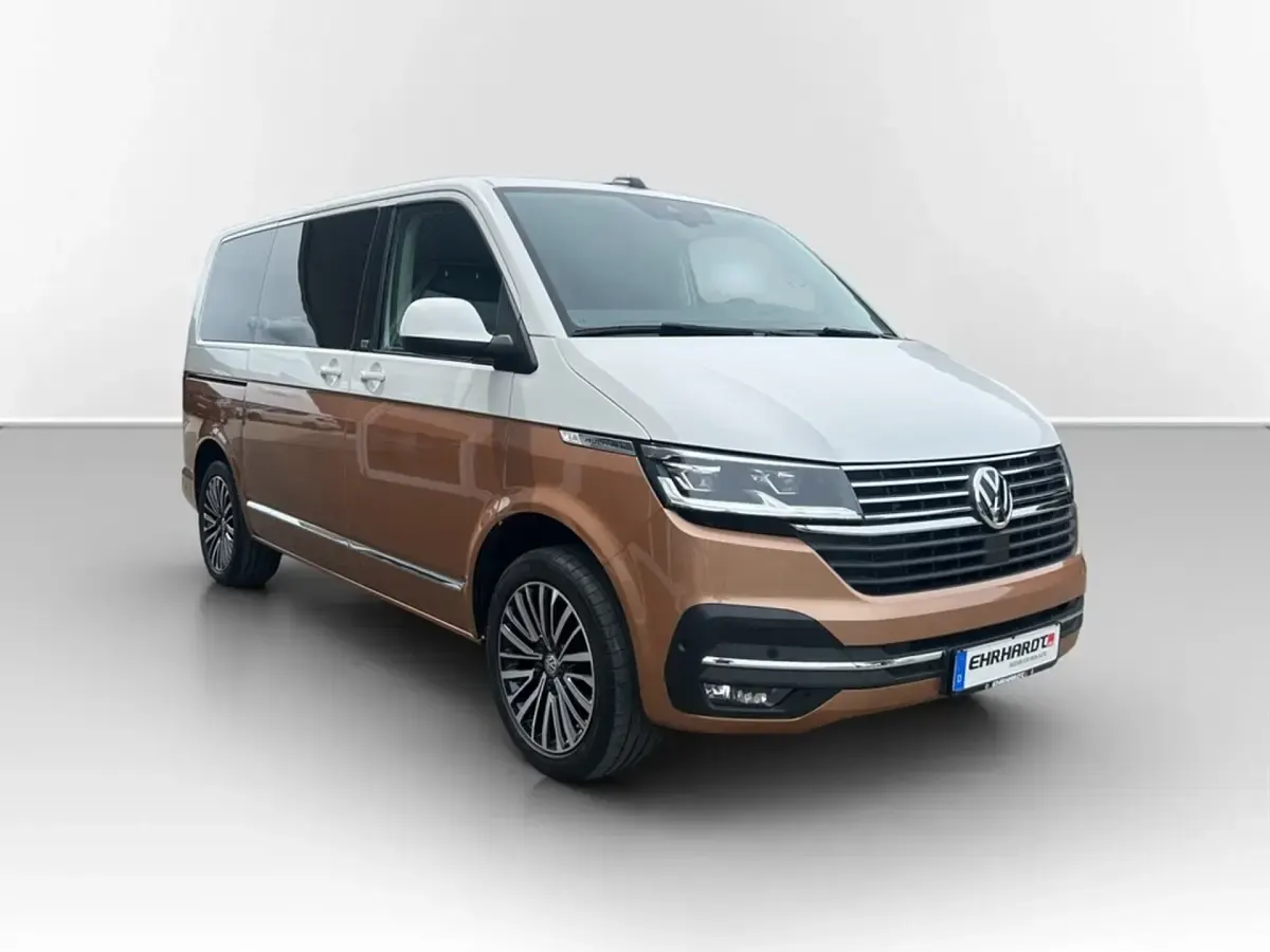 Gebraucht VW Multivan Generation Six 199 PS (146 kW) 2020 Candyweiß/copper bronze me... Van / Kleinbus