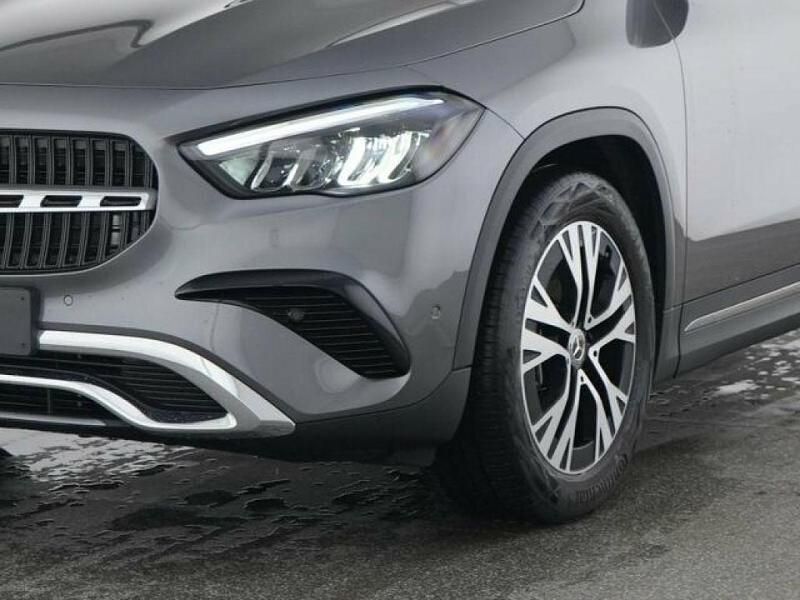Gebraucht Mercedes GLA180 136 PS (100 kW) 2024 Lack mountaingrau (metallic) SUV
