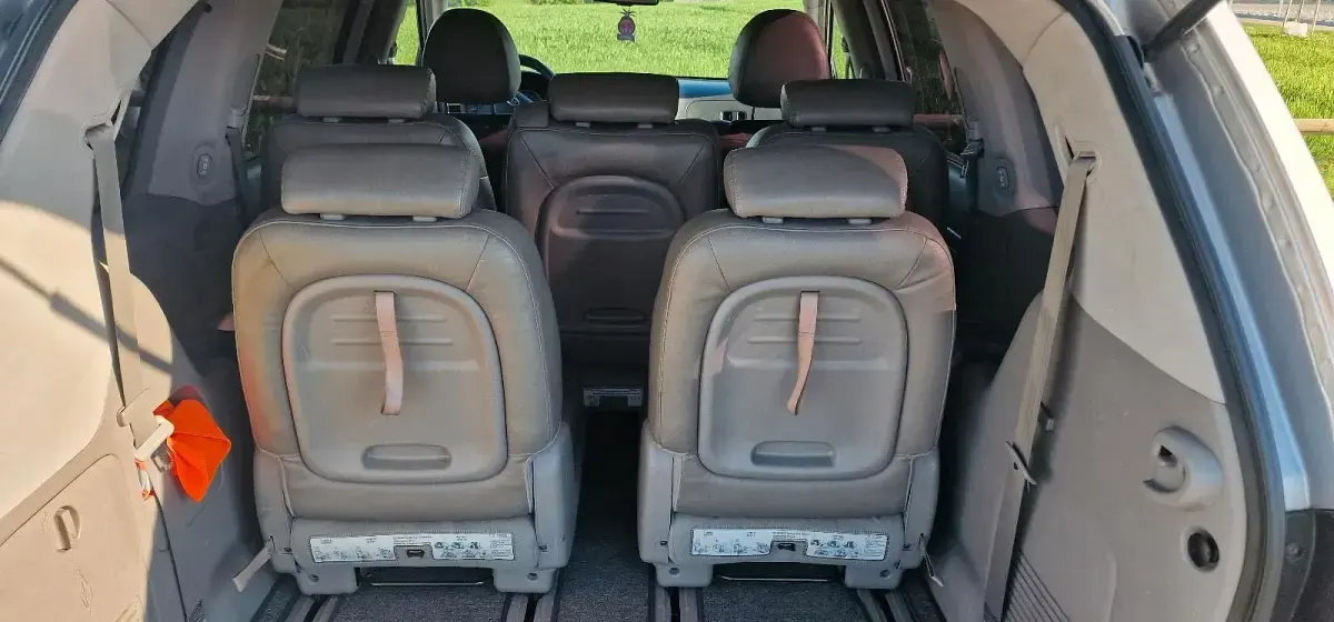 Gebraucht Kia Carnival 190 PS (139 kW) 2009 Grau Van / Kleinbus