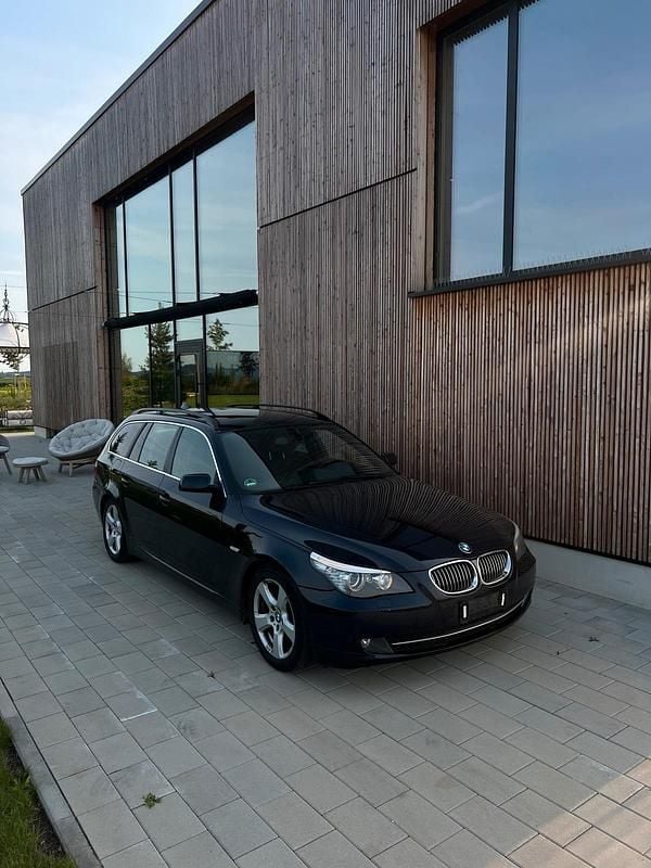 Blau Gebraucht 2008 BMW 525 Kombi | 4.690 € (Guter Preis) - Bild 1/4