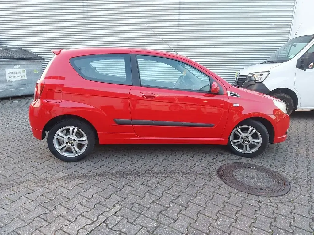 Używany Chevrolet Aveo LS 84 KM (61 kW) 2010 Czerwony Sedan/Limuzyna