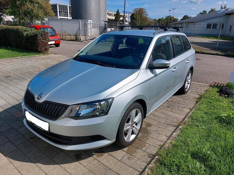 Silber Gebraucht 2017 Skoda Fabia Kombi | 10.000 € (Fairer Preis) - Bild 1/4