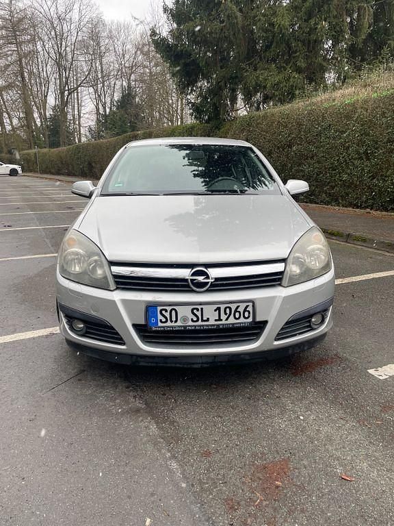 Second-hand Opel Astra 105 CP (77 kW) 2006 Argintiu Berlinǎ