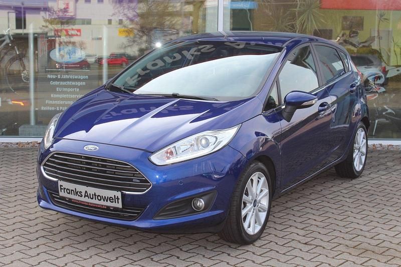Gebraucht Ford Fiesta Titanium 101 PS (74 kW) 2015 Blau Kleinwagen
