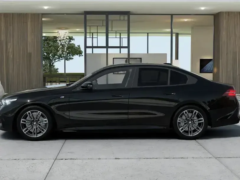 Gebraucht BMW 530e M Sport 299 PS (219 kW) 2025 Schwarz Limousine