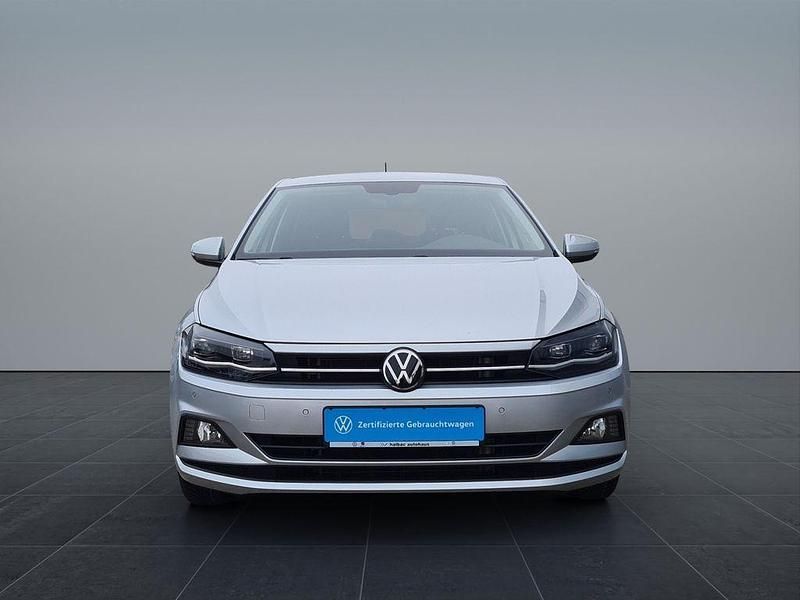 Gebraucht VW Polo Active 110 PS (80 kW) 2021 Reflexsilber metallic Kleinwagen