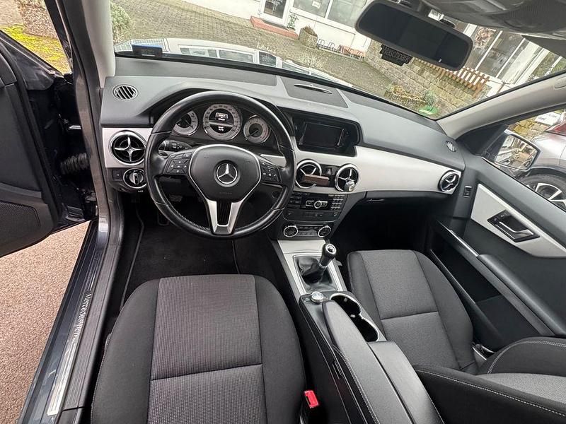 Gebraucht Mercedes 200 143 PS (105 kW) 2012 Grau SUV