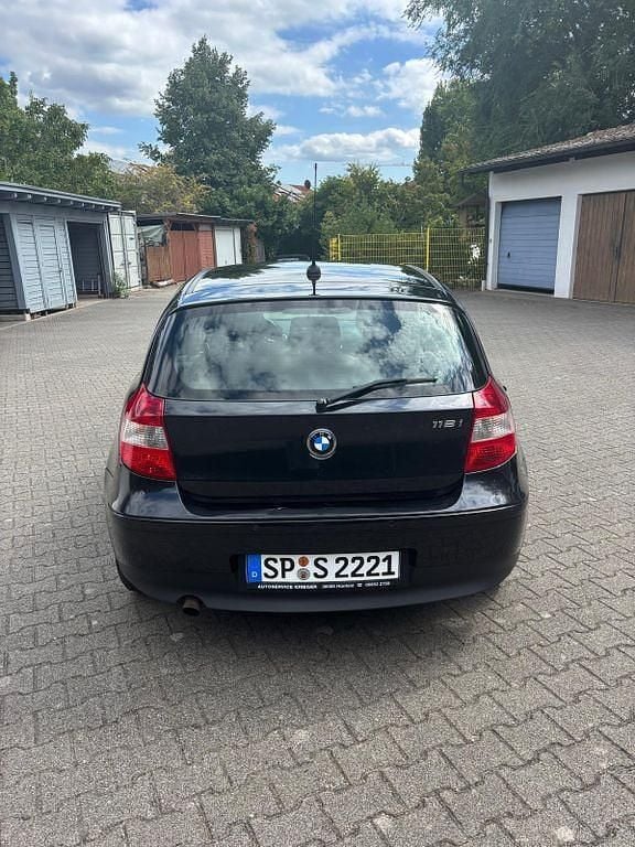 Gebraucht BMW 118 129 PS (94 kW) 2006 Schwarz Kleinwagen