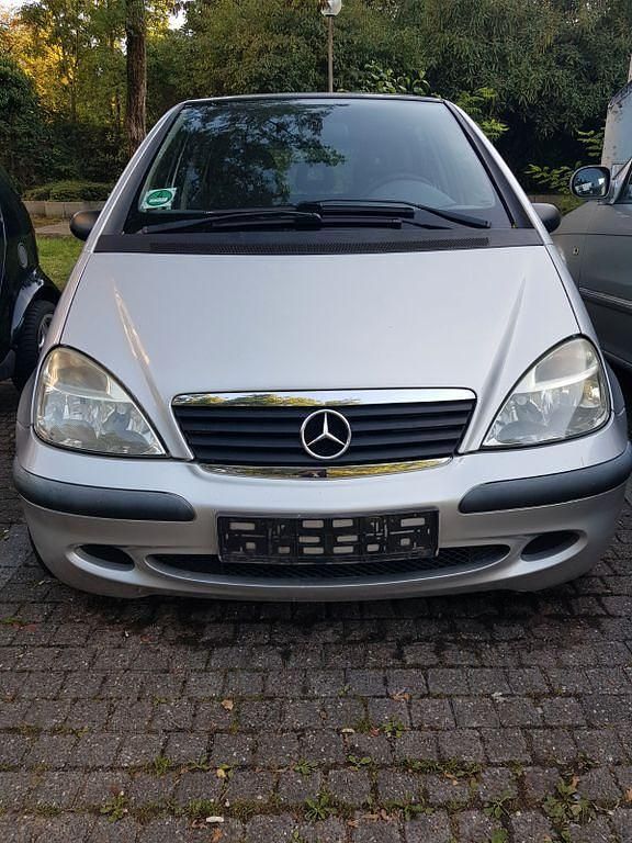 Grau Gebraucht 2001 Mercedes A140 Classic Van / Kleinbus | 1.150 € (Guter Preis) - Bild 1/4
