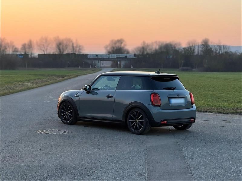 Gebraucht Mini Cooper SE 135 kW (184 PS) 2021 Grau Kleinwagen