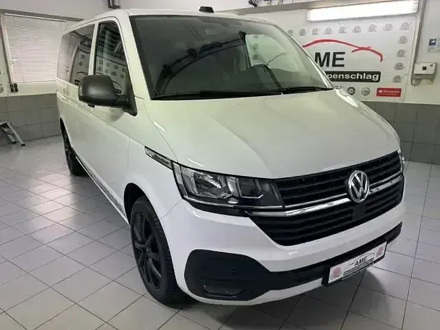Gebraucht VW Caravelle Trendline 150 PS (110 kW) 2021 Weiß Van