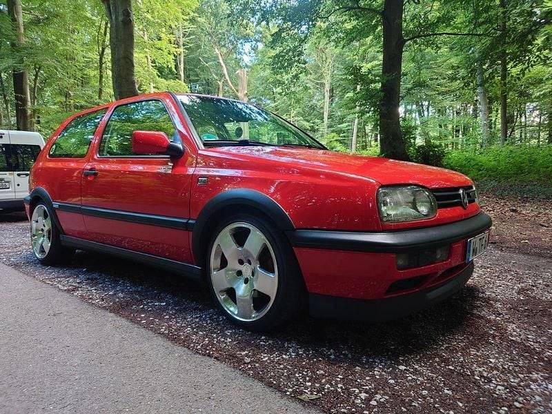 Rot Gebraucht 1994 VW Golf III GTI Limousine | 6.500 € - Bild 1/4