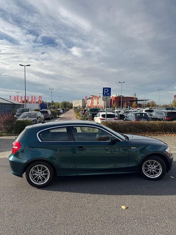 Gebraucht BMW 116 122 PS (89 kW) 2010 Grün Kleinwagen