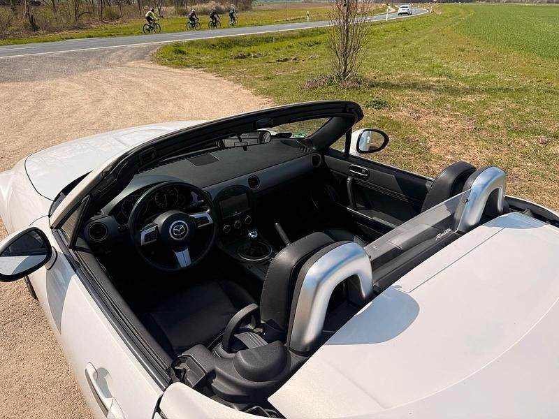 Gebraucht Mazda MX5 Sports-Line 160 PS (117 kW) 2012 Weiß Cabrio