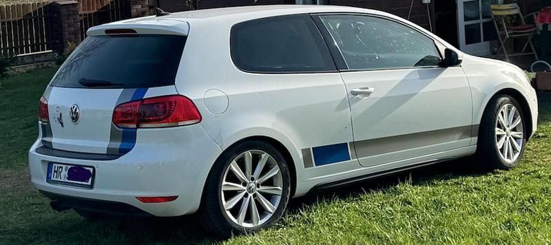 Gebraucht VW Golf VI 140 PS (102 kW) 2011 Weiß Kleinwagen
