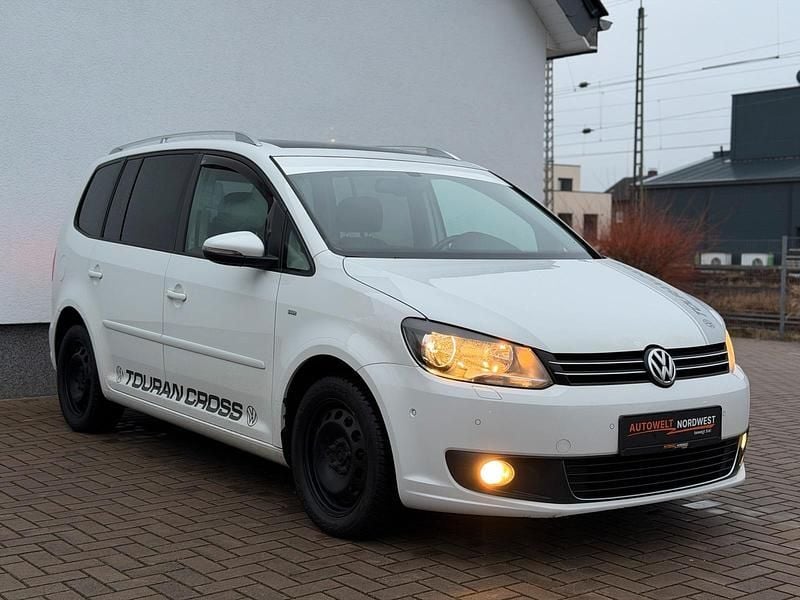 Gebraucht VW Touran Cup 140 PS (102 kW) 2014 Weiß Van / Kleinbus