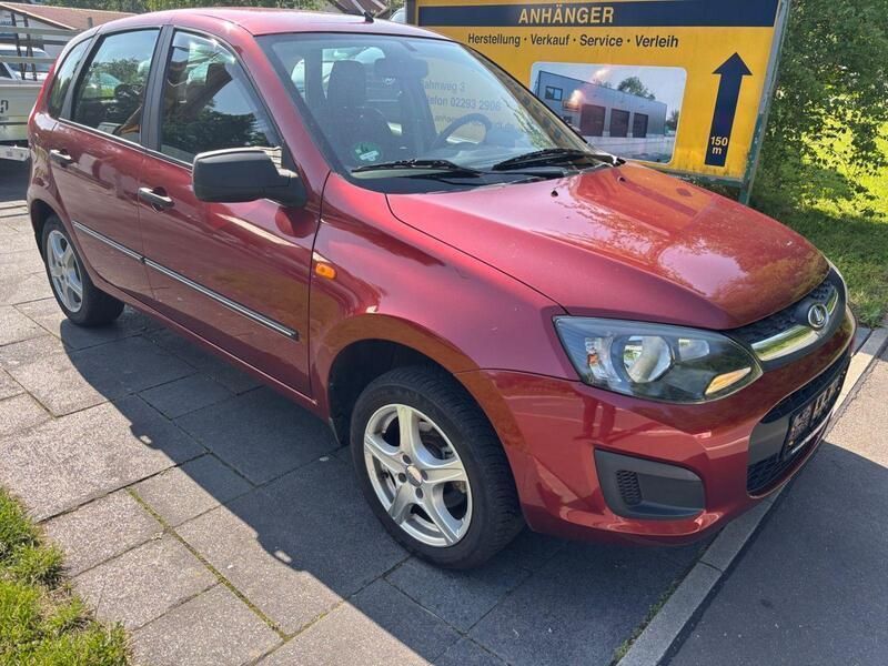Rot Gebraucht 2016 Lada Kalina Kleinwagen | 3.700 € (Etwas zu teuer) - Bild 1/4
