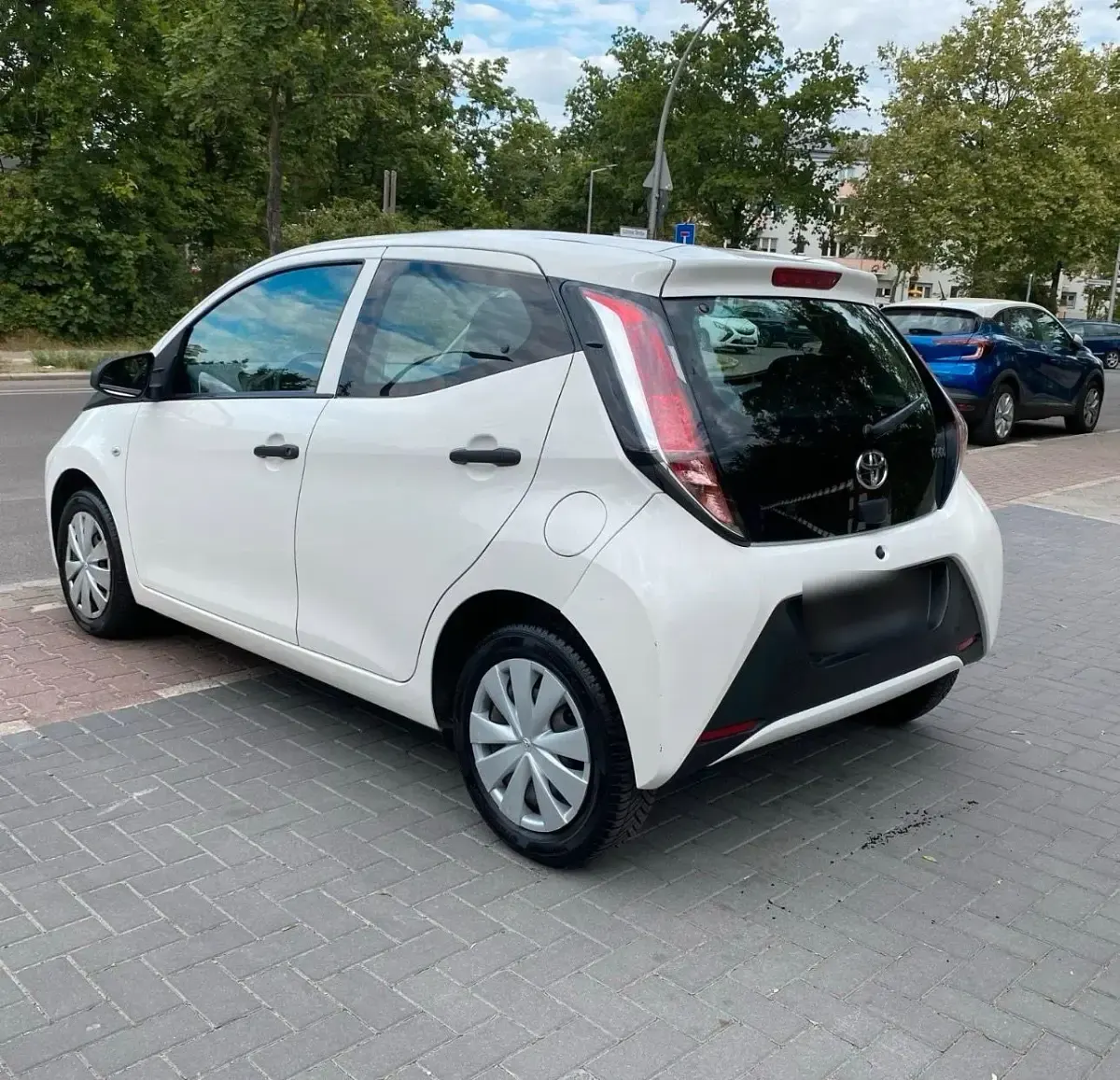 Gebraucht Toyota Aygo 70 PS (51 kW) 2015 Weiß Kleinwagen
