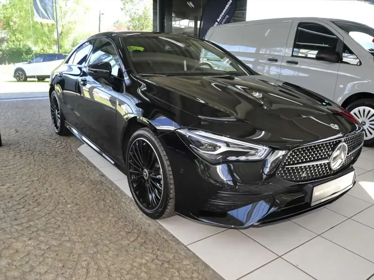 Gebraucht Mercedes CLA200 AMG 163 PS (119 kW) 2025 Kosmosschwarz metallic Coupé