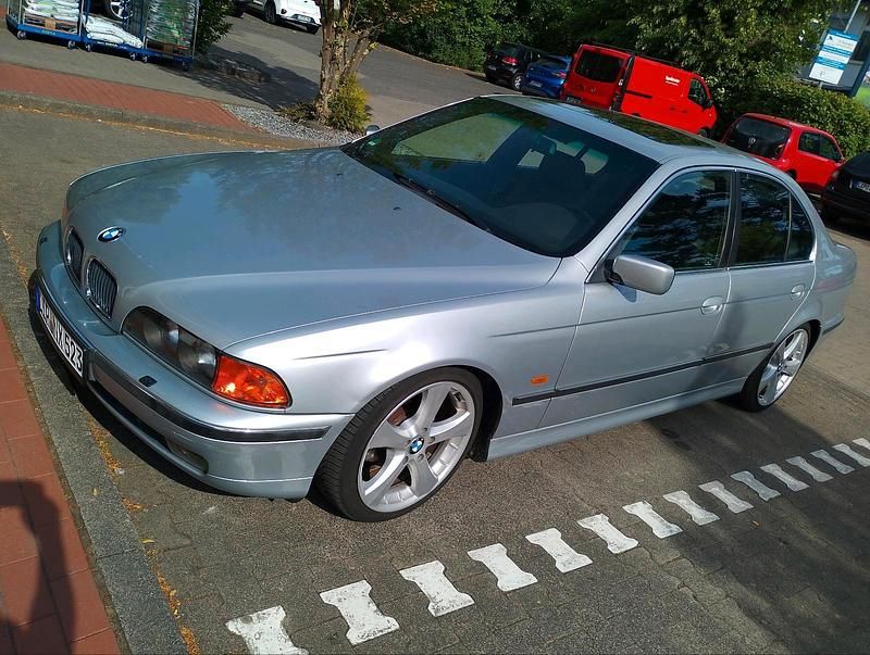 Gebraucht BMW 523 170 PS (125 kW) 1997 Silber Limousine
