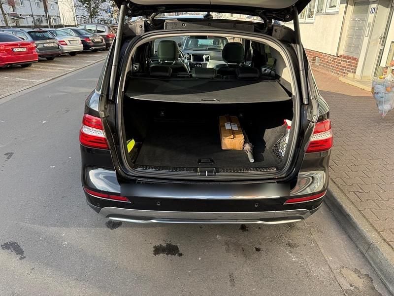 Gebraucht Mercedes ML250 Edition 1 204 PS (150 kW) 2012 Schwarz SUV